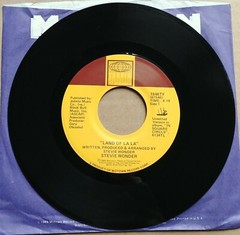 STEVIE WONDER Land Of La La & Instrumental 45 7″ SOUL Tamla Records Vinyl 1986