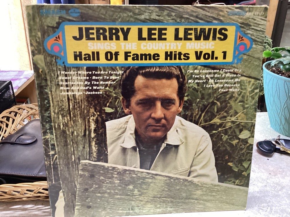 Jerry Lee Lewi8s—Sings The Country Music Hall Of Fame,, VG+ vinyl..SRS57117