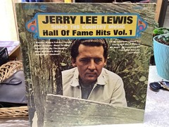 Jerry Lee Lewi8s—Sings The Country Music Hall Of Fame,, VG+ vinyl..SRS57117