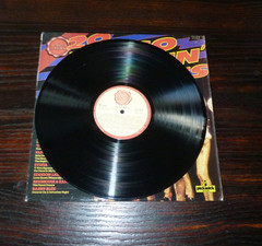 20 Disco Dancin’ Hits (Various) LP- Procol Harum, The Kinks, T-REX, Gary Glitter