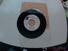 Lionel Hampton 45 record Gladys / Bossanova Jazz 7″ 45 RPM