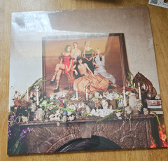 The Last Dinner Party – Prelude To Ecstasy & 10″ handsigned card. Smokey vinyl