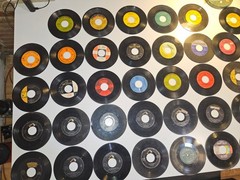 Lot of Vintage 45 RPM Records – Mixed Labels & Genres – Columbia RCA MGM Capitol