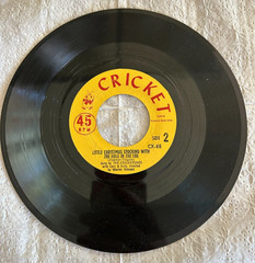 VTG Cricket Record 45 RPM Vinyl “Frosty the Snowman” by Cricketones