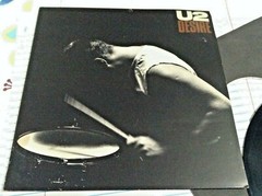 1988 U2 LIMITED EDITION 45 RPM VINYL RECORD DOUBLE COVER FOLDOUT SLEEVE DESIRE