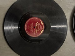 Lot of 7 1920s Victor 78rpm Records