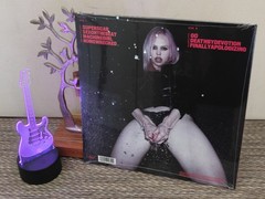 ADÉLA – The Provocateur UO Exclusive Pink Marble EP x/2000