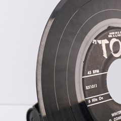 Tops Orchestra – Frosty The Snowman & 5 More Christmas Hits 45 rpm Record RX1011