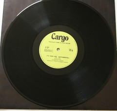 CARGO – HOLDING ON FOR LOVE – 12″ SINGLE – UK 1982 – 12Z 38