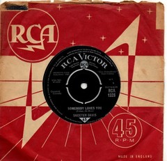 Skeeter Davis:The end of the world/Soembody loves you:UK RCA:1963
