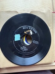 UNTESTED 1950’s Lot Of 20 – 45 RPM Records Without Picture Sleeve