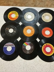 LOT OF 26 45rpm records – 1950s/1960s/70s Country Pop and Rock Hits