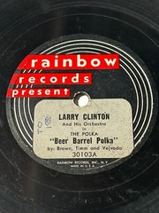 Beer Barrel Polka – Larry Clinton 78 Rainbow Records