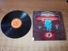 tom scholz autographed 1970s VG+/vg+ LP33 boston’s first album rare, see notes!