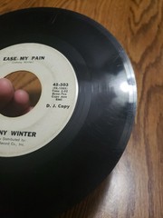 Johnny Winter – Voodoo Twist/Ease My Pain 45RPM Promo Vinyl Frolic White Label G
