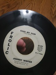 Johnny Winter – Voodoo Twist/Ease My Pain 45RPM Promo Vinyl Frolic White Label G