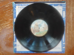 RUSH FLY BY NIGHT LP 1975. PLAY TESTED NO SKIPS. ORIGINAL INNER SLEEVE. SPINE G-