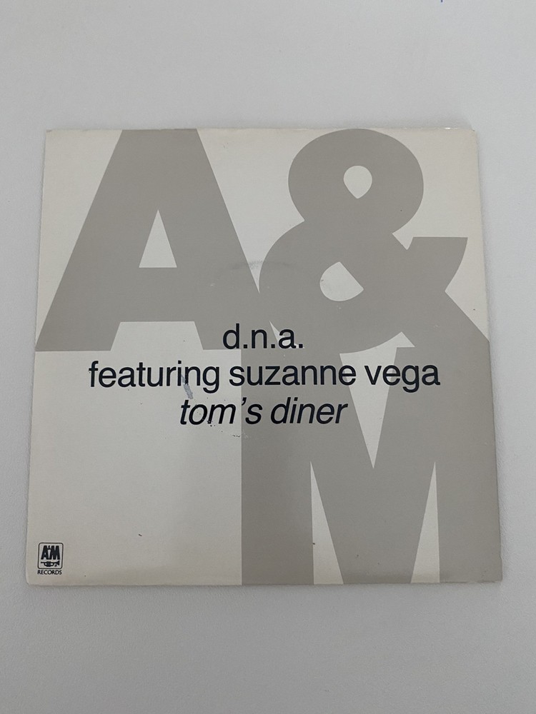 D.N.A. FEATURING SUZANNE VEGA-TOM’S DINER 7″ VINYL SINGLE RECORD 1990!