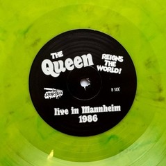 Queen Reigns The World! (2X GREEN MARBLED VINYL)