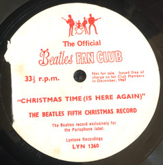 2X THE BEATLES FLEXI-DISC 7″ SINGLES – 5th CHRISTMAS RECORD 1967/BEATLES BOX