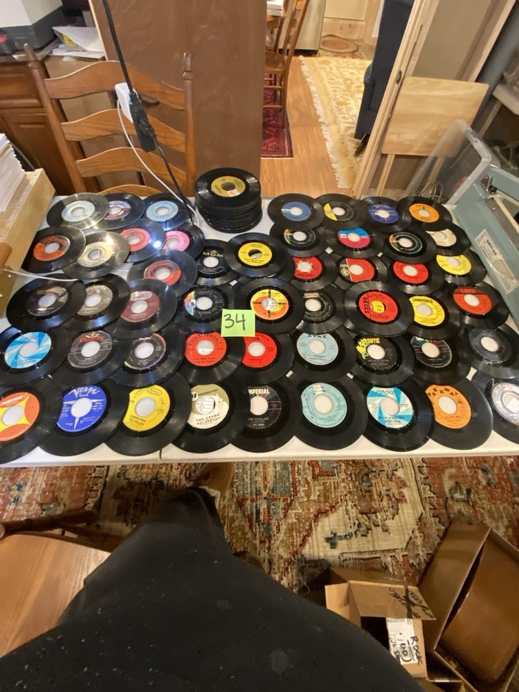 45 rpm records mixed lot of 100, 1950s – 1960s oldies