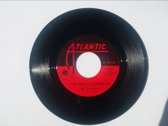 THE DRIFTERS – Under The Boardwalk – Vinyl 45rpm 1964 Atlantic 45-2237 Soul R&B