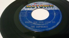 LOT OF 8 45 RPM THE SUPREMES Hangin’ On, Hurry Love, Happening, Come See About