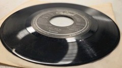 WINGS – LET ‘EM IN / BEWARE MY LOVE 7″ SINGLE 45 RPM 1976 STEREO PAUL MCCARTNEY