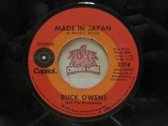 Buck Owens – Made In Japan / Black Texas Dirt, 45 RPM VG+ (23N)