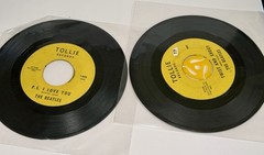 Vintage Beatles 45 Record Lot w/ 20 Singles & Carrying Case Capitol Records