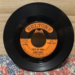 Bobby Lewis – I’m Tossin’ And Turnin’ Again / Nothin’ But The Blues 45 – Beltone