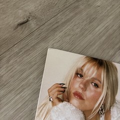 Snow Angel (Limited 7” Vinyl Single) – Renee Rapp