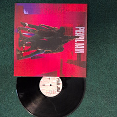 Pearl Jam Ten 12″ Vinyl LP 33 RPM Epic Rock Black Cardboard Sleeve