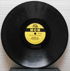 Bewitched/Moon of Manakoora/David Rose (10″, 78 rpm, MGM, 30120)
