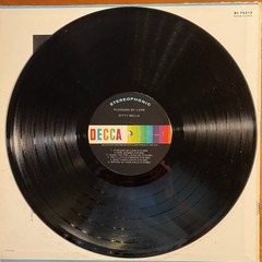 Vintage Vinyl 33 1/3 RPM LP Record Album: Kitty Wells, “Pledging My Love”