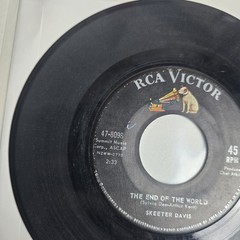 Skeeter Davis Somebody Loves You/End Of The World 45 RPM 7″ Rca Victor 47-8098