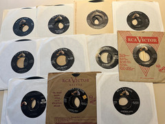 Lot of 45 ELVIS 45 RPM Vinyl Records – RCA VICTOR – SOME WITH PICTURE SLEEVES ps