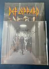Def Leppard Greatest Hits ’26 Tour Red Vinyl + Signed Art Card – SHIPS FROM USA