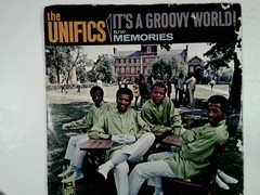 The Unifics – It’s A Groovy World! 7″ Single 1968 Kapp Soul R&B 45 RPM