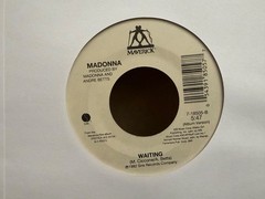 LISTEN 🎶 MADONNA RAIN / WAITING ELECTRONIC POP MAVERICK LABEL 45′ VINYL 7″