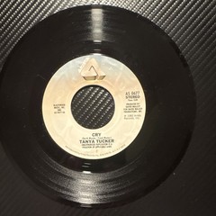 Tanya Tucker Cry/Feel Right 7″ 45 RPM Stereo Arista AS 0677 1982