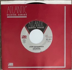 The DRIFTERS ~ Under the Boardwalk Reissue of 1964 Hit 45 RPM 7″ SINGLE MINT