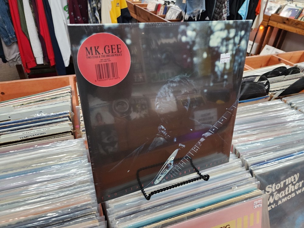 Mk. Gee – Two Star & The Dream Police [Indie-Exclusive Black Marble Vinyl]