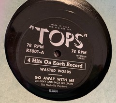 78 Rpm RCA Album. 10 Pages, some loose. 5 Records. Various Labels. Vintage.